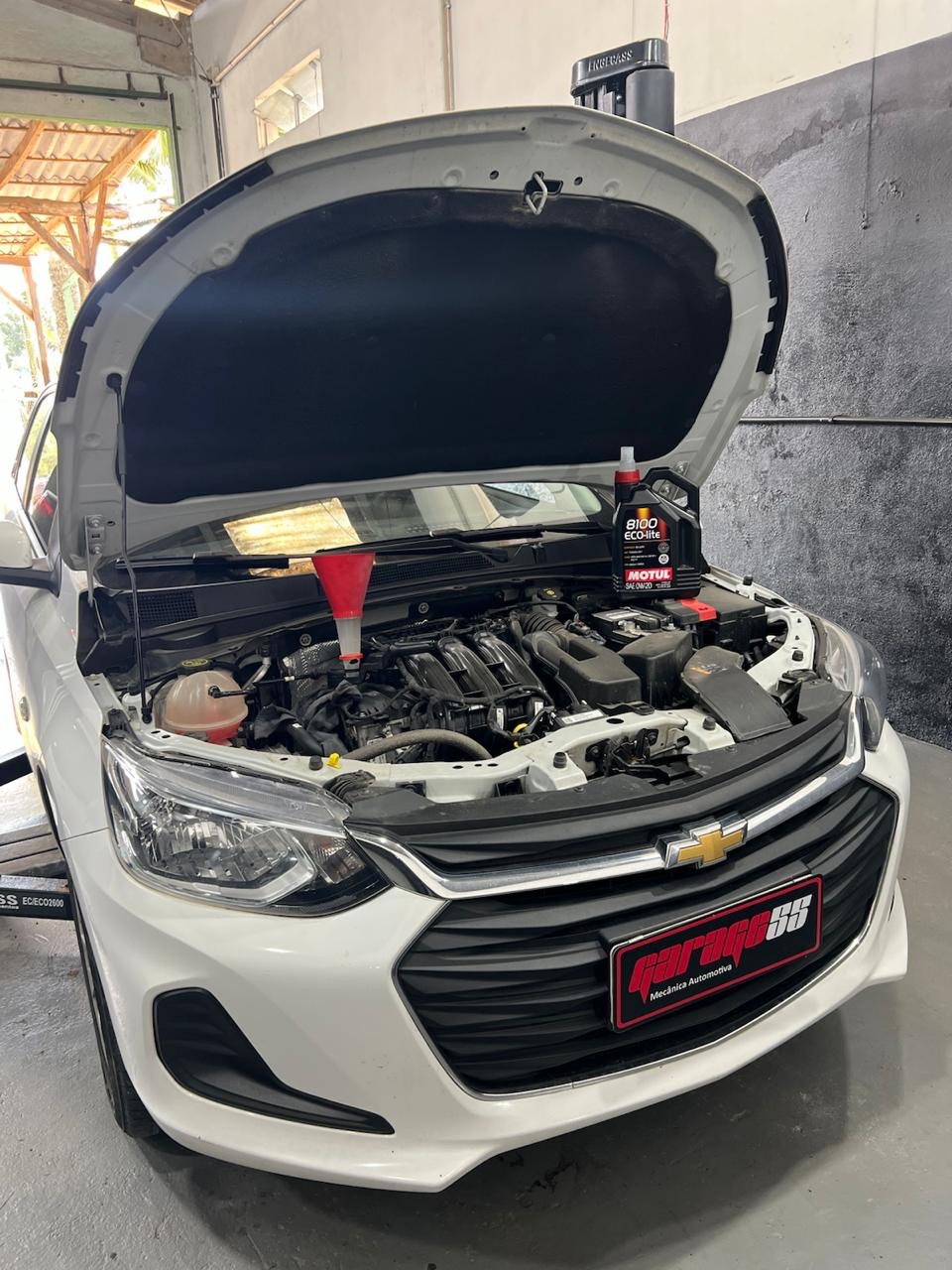 Troca de óleo Motul em motor Chevrolet na Garage55